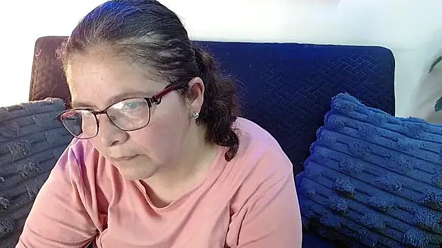 Snapshot of Linda_banks_ chatting on July 15, 6:48 pm Linda banks online show from July 15, 6:48 pm