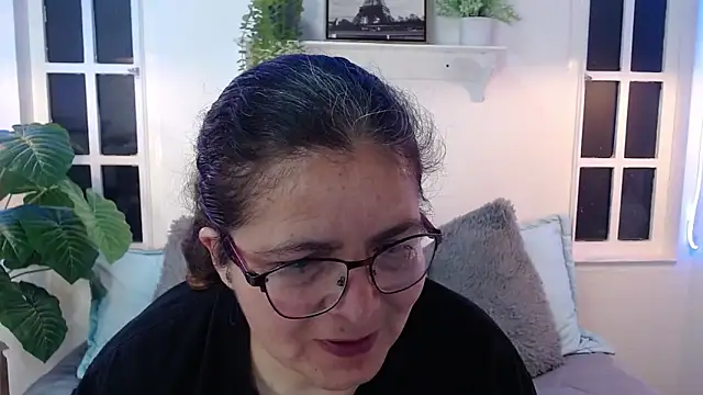 Linda banks  online show from March 20, 2:12 am