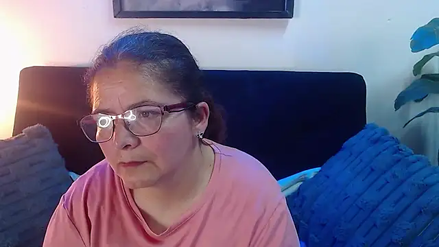 Snapshot of Linda_banks_ chatting on June 25, 2:09 am Linda banks online show from June 25, 2:09 am