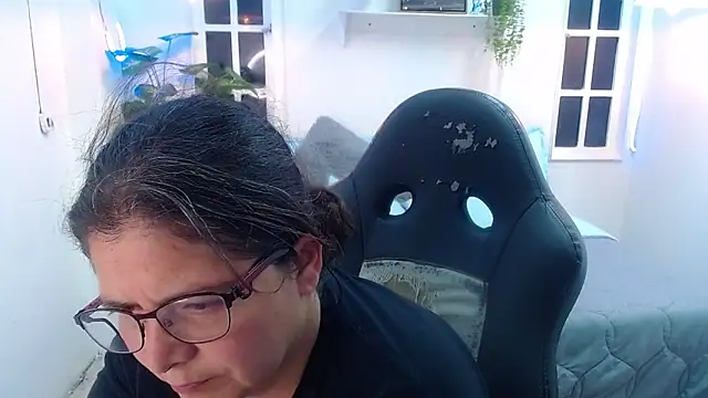 Snapshot of Linda_banks_ chatting on September 17, 9:22 am Linda banks online show from September 17, 9:22 am