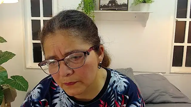 Linda banks  online show from May 26, 1:15 am