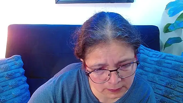 Snapshot of Linda_banks_ chatting on October 8, 1:51 am Linda banks online show from October 8, 1:51 am