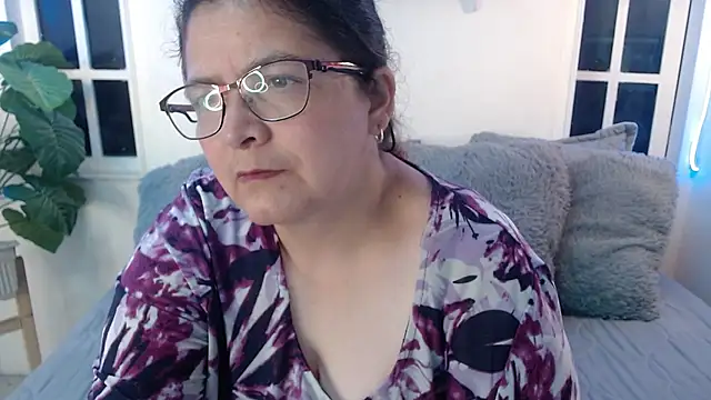 Linda banks  online show from November 27, 1:28 am