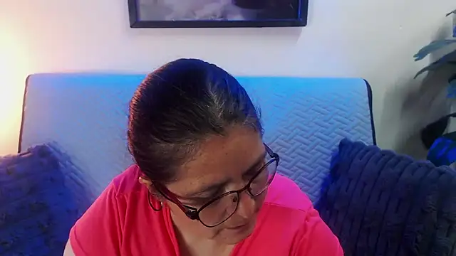 Linda banks  online show from November 28, 1:28 am