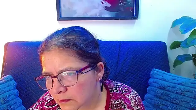 Snapshot of Linda_banks_ chatting on October 2, 1:31 am Linda banks online show from October 2, 1:31 am