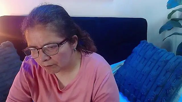 Snapshot of Linda_banks_ chatting on June 25, 5:12 am Linda banks online show from June 25, 5:12 am