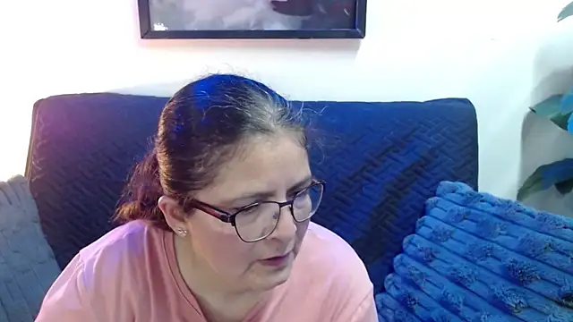 Snapshot of Linda_banks_ chatting on June 5, 1:54 am Linda banks online show from June 5, 1:54 am