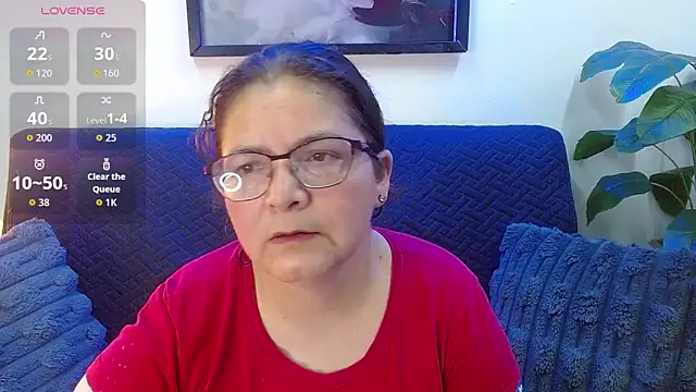 Snapshot of Linda_banks_ chatting on October 3, 1:42 am Linda banks online show from October 3, 1:42 am