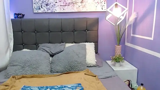 Linda banks  online show from April 7, 7:59 pm