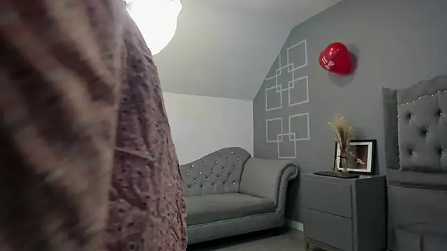 AliceBlackx online show from February 21, 11:45 am