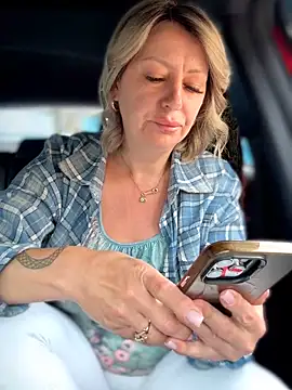 Milena-MilfaXXX online show from April 10, 4:08 am