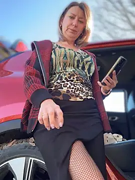 Milena-MilfaXXX online show from November 18, 6:06 am