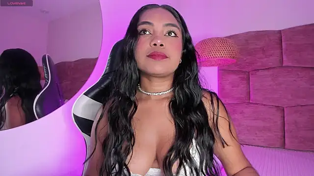 dani velvet online show from December 4, 2:43 am