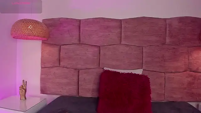 dani velvet online show from May 2, 3:01 am