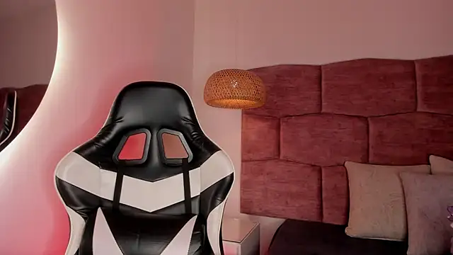 dani velvet online show from February 8, 3:04 am