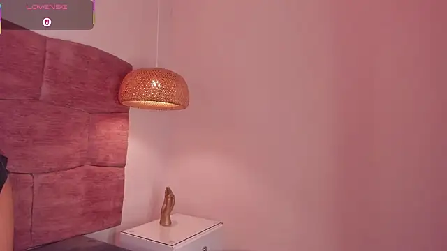 dani velvet online show from March 27, 3:04 am