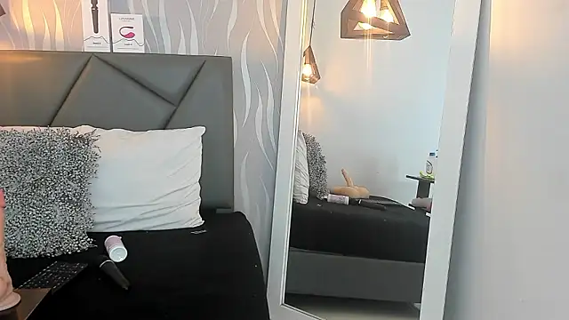 lucia-cute online show from January 10, 6:36 pm