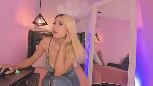 lucia-cute online show from March 16, 7:16 pm