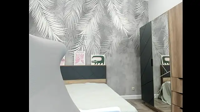 Snapshot of flooora_0 chatting on November 29, 2:01 am flooora 0 online show from November 29, 2:01 am