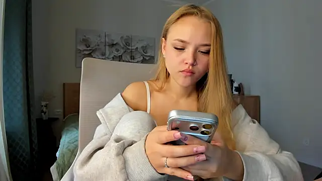 flooora 0 online show from May 24, 1:38 am