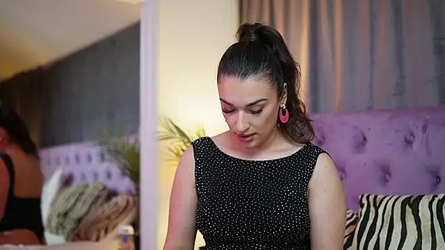 EmmaDallas online show from November 19, 8:42 pm