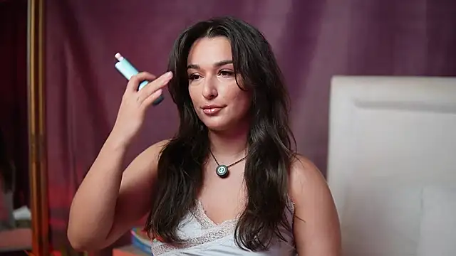 Snapshot of EmmaDallas chatting on July 13, 7:57 pm EmmaDallas online show from July 13, 7:57 pm