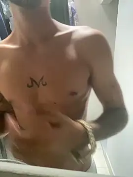 Snapshot of MarAndrws chatting on November 28, 7:47 pm MarAndrws online show from November 28, 7:47 pm