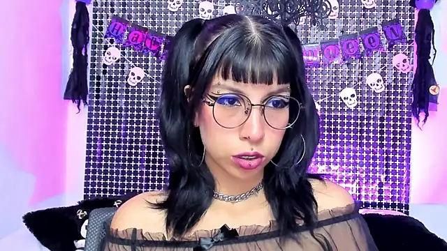 Snapshot of Rose_72 chatting on October 14, 7:58 pm Rose 72 online show from October 14, 7:58 pm