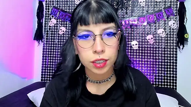 Snapshot of Rose_72 chatting on October 18, 7:49 pm Rose 72 online show from October 18, 7:49 pm