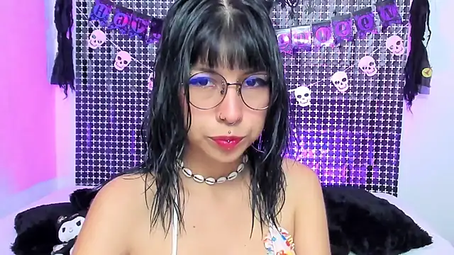 Snapshot of Rose_72 chatting on October 11, 7:37 pm Rose 72 online show from October 11, 7:37 pm