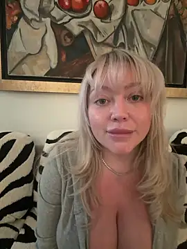 misstitmouseofficial online show from March 25, 6:18 pm