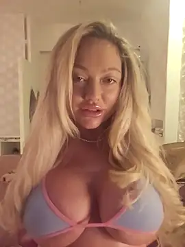 misstitmouseofficial online show from September 19, 7:29 pm