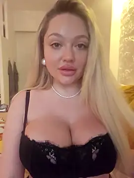 misstitmouseofficial online show from October 19, 1:58 pm