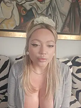 misstitmouseofficial online show from February 21, 11:12 am