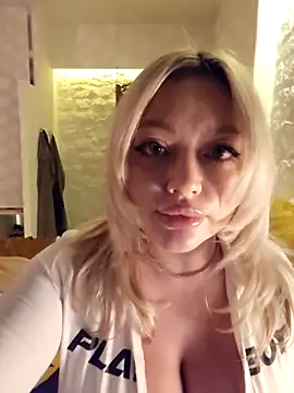 misstitmouseofficial online show from November 24, 5:57 pm