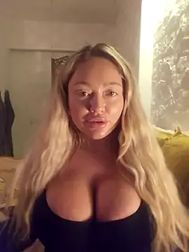 misstitmouseofficial online show from October 3, 8:43 pm