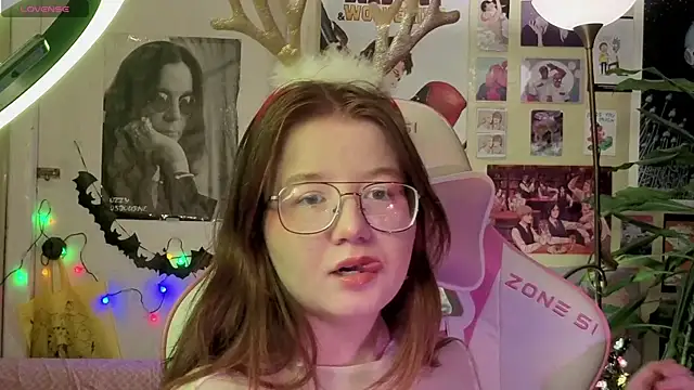 Sienna-Cow online show from December 15, 5:30 pm