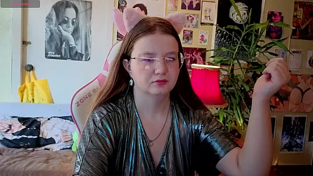 Sienna-Cow online show from September 24, 11:06 am