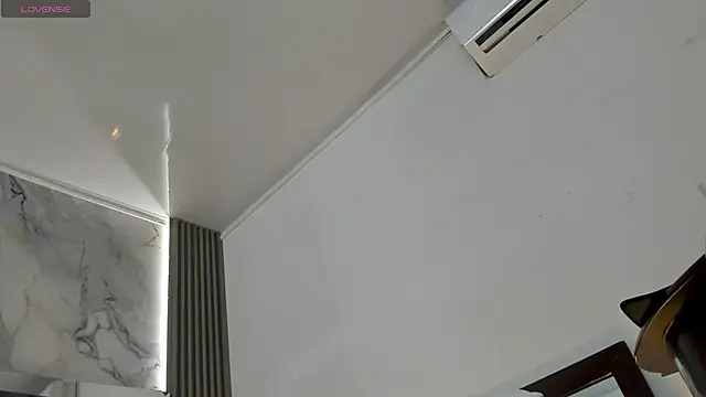 Snapshot of SweetCata_ts chatting on January 9, 10:44 am SweetCata ts online show from January 9, 10:44 am