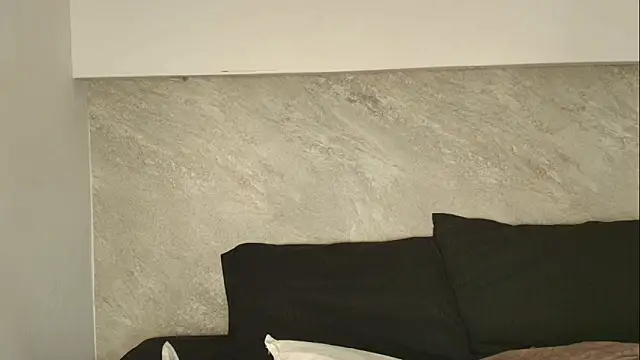 Snapshot of Dixie_grey1 chatting on February 13, 1:33 pm Dixie grey1 online show from February 13, 1:33 pm