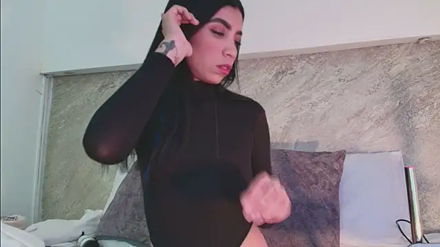 Snapshot of Dixie_grey1 chatting on January 15, 1:14 pm Dixie grey1 online show from January 15, 1:14 pm