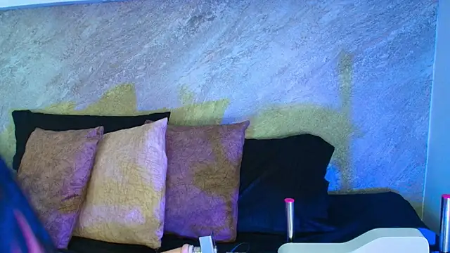 Snapshot of Dixie_grey1 chatting on January 13, 3:05 pm Dixie grey1 online show from January 13, 3:05 pm