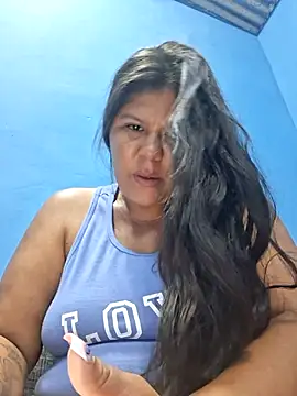 hotmom33 online show from October 18, 10:39 am