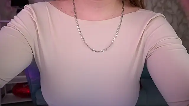CrystallPaws online show from April 21, 5:47 am