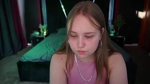 CrystallPaws online show from September 22, 1:50 pm