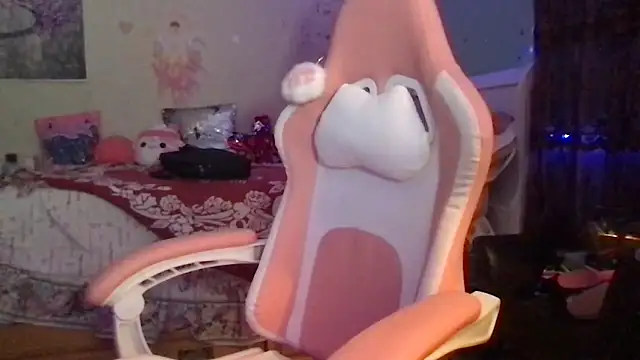 nekowaifuuu online show from October 4, 4:25 am