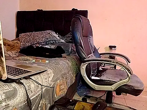 Snapshot of saenzjulieta1 chatting on October 12, 3:13 pm saenzjulieta1 online show from October 12, 3:13 pm