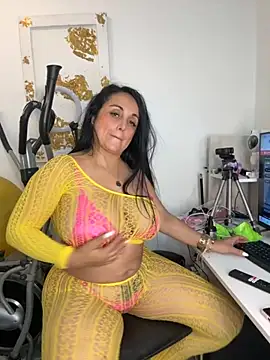 hotadhara01 online show from September 20, 3:44 am