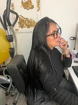 hotadhara01 online show from October 30, 2:32 am