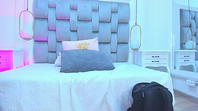 Snapshot of OnlyGia chatting on February 16, 1:15 am OnlyGia online show from February 16, 1:15 am